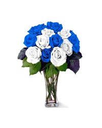 композиция из белых и синих роз