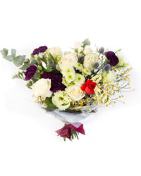 кустовые розы и гвоздики